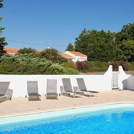 Pour 6 Avec Piscine Holiday home *
