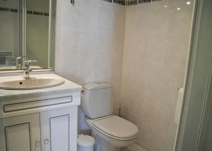 Semesterbostad Pour 6 *