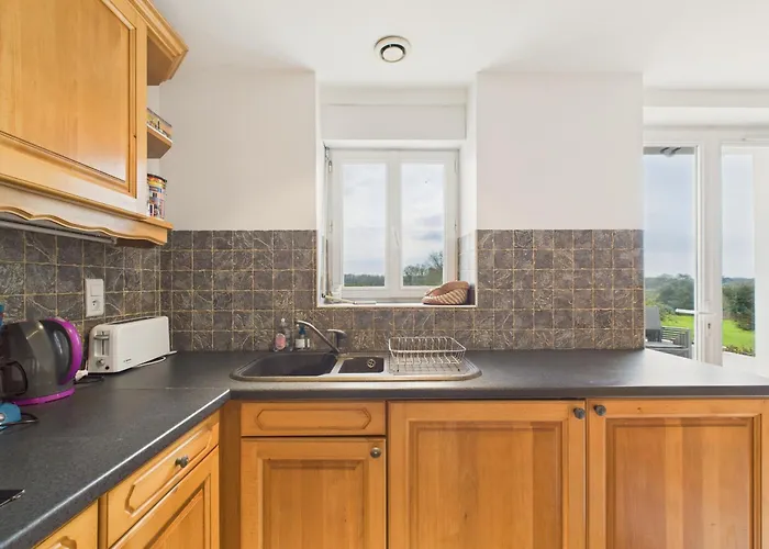 Semesterbostad Pour 6